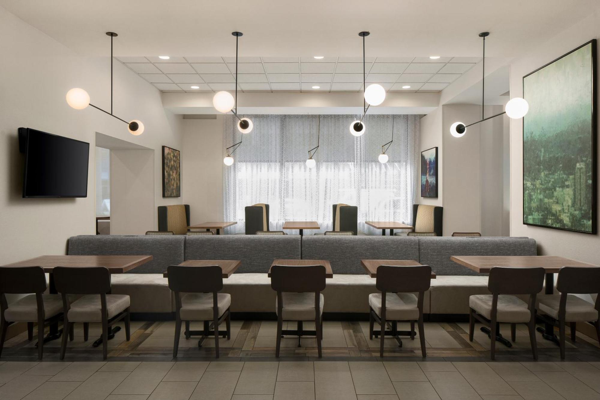 Downtown/riverplace 3*
